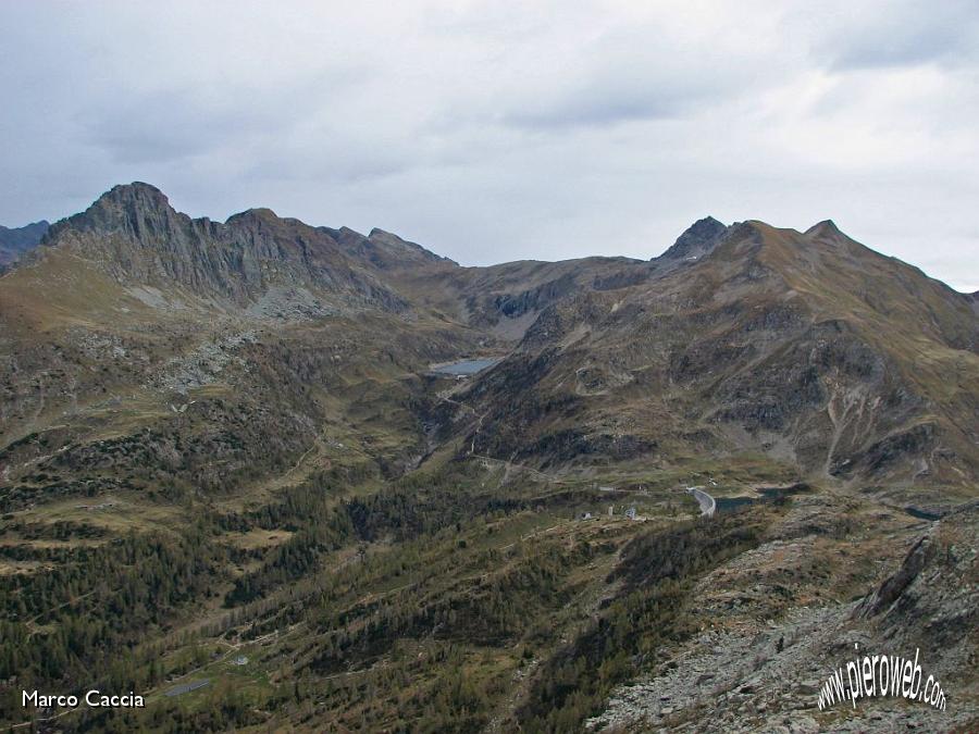 22_Lago Colombo tra Becco e Farno.JPG